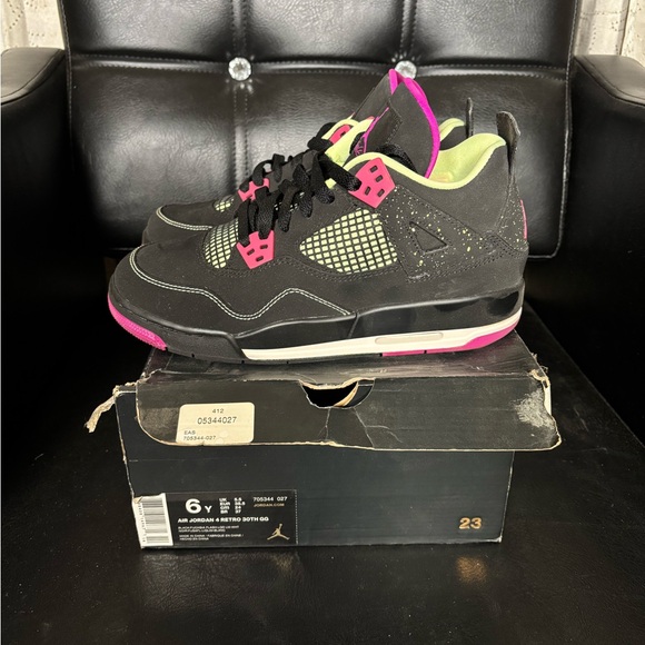 Jordan Retro 4 Fuchsia 30th Anniversary - Picture 3 of 5
